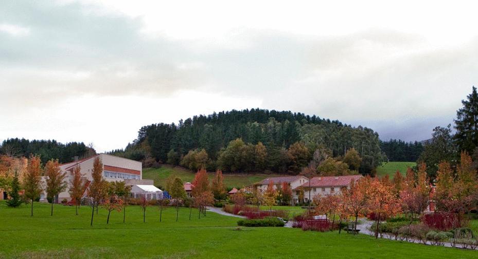 Amalurra Ecohotel & Retreat Center Laiseca Exterior photo
